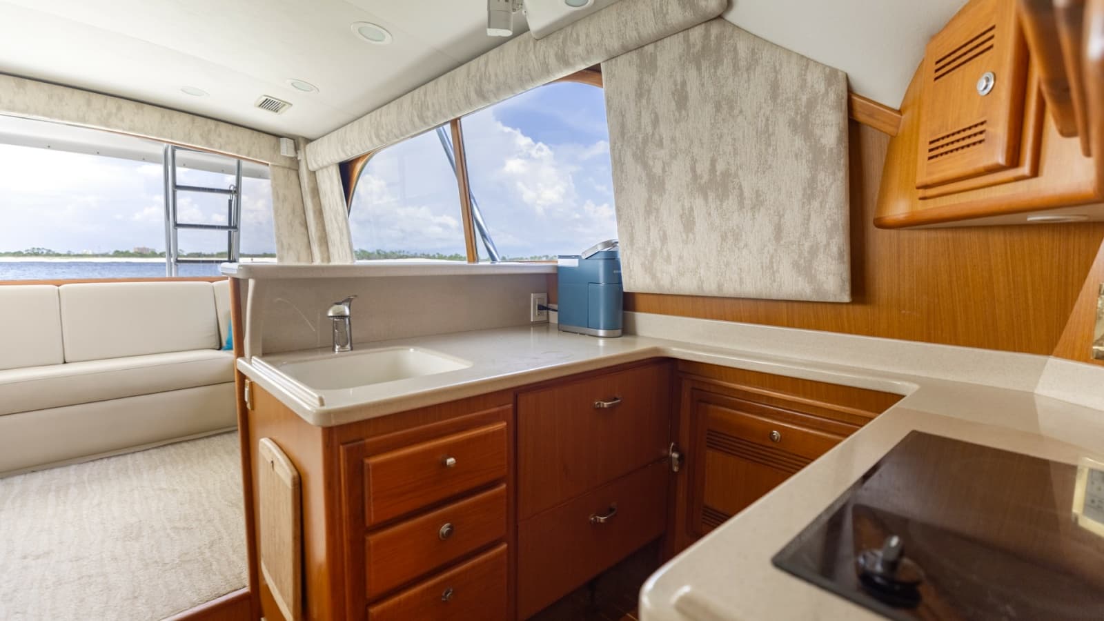 2003 Cabo 43 Convertible - Photo 16