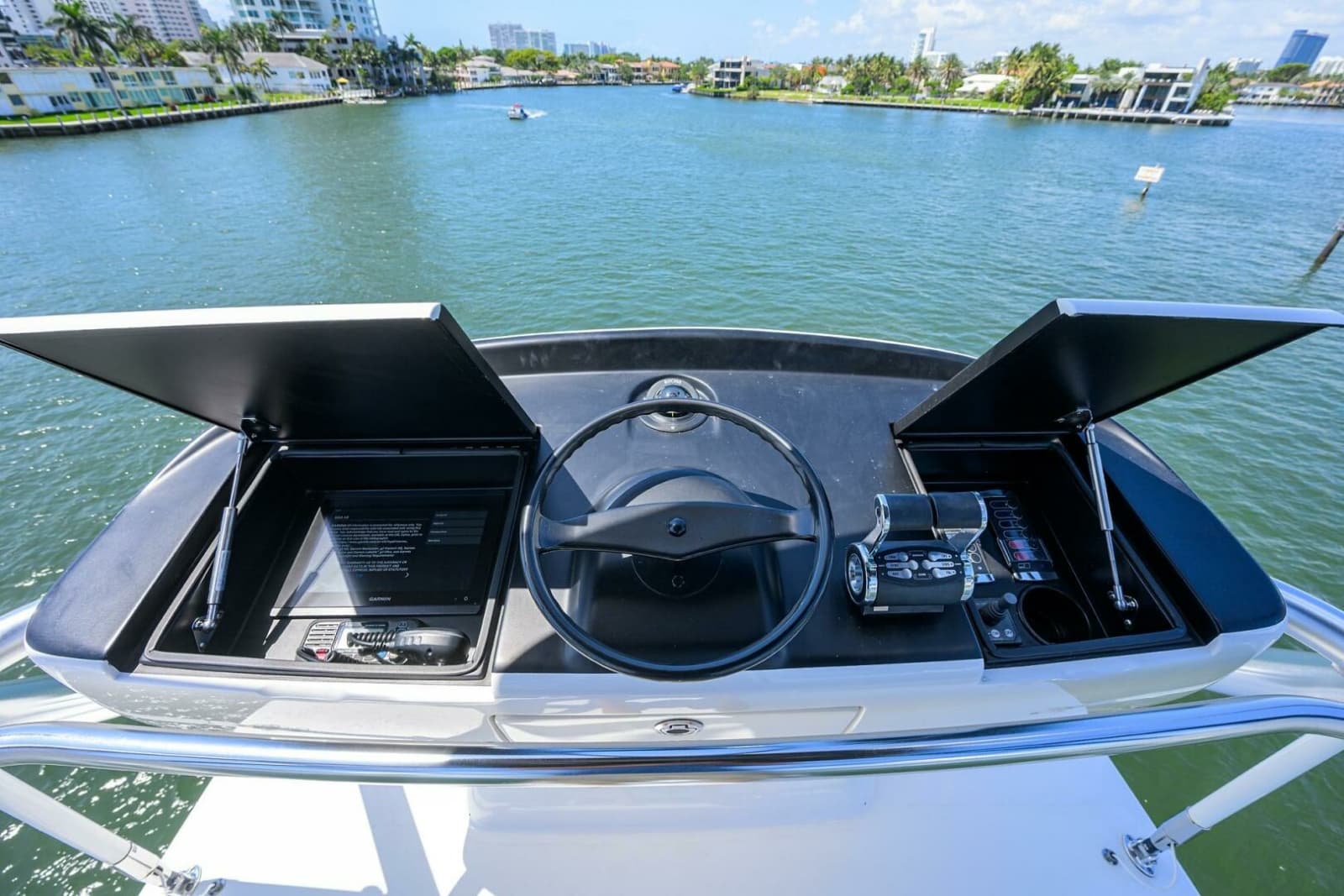 2021 Viking 72 Convertible - Photo 33
