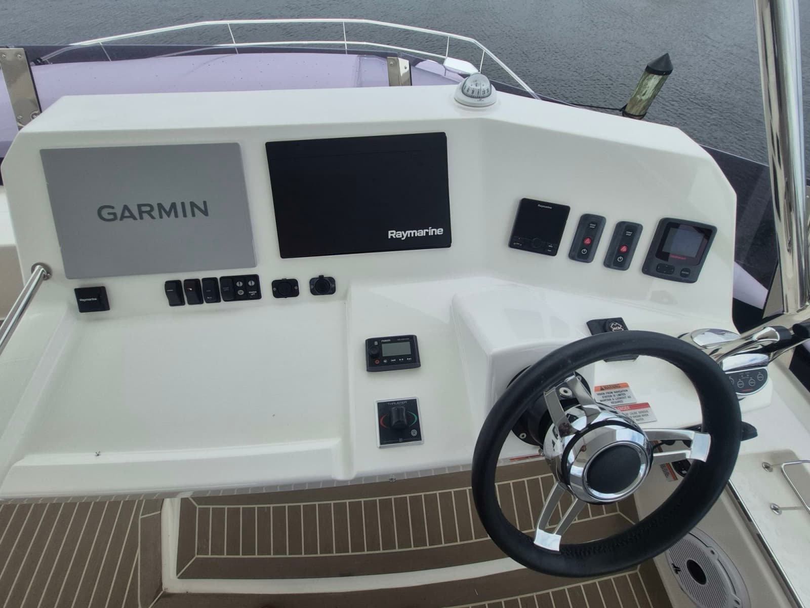 2023 Leopard 53 Powercat - Photo 13