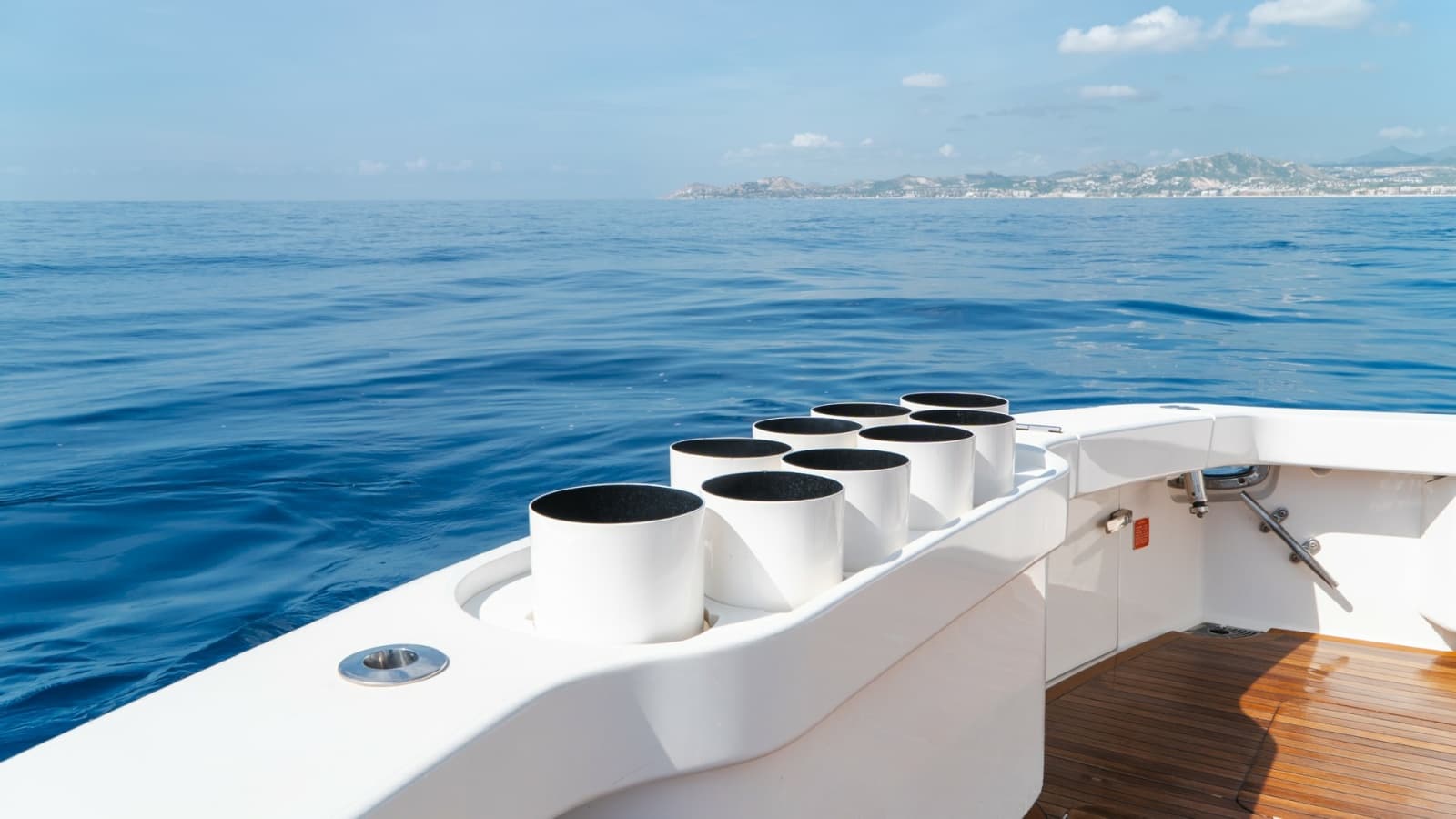 2014 Viking 66 Convertible - Photo 28