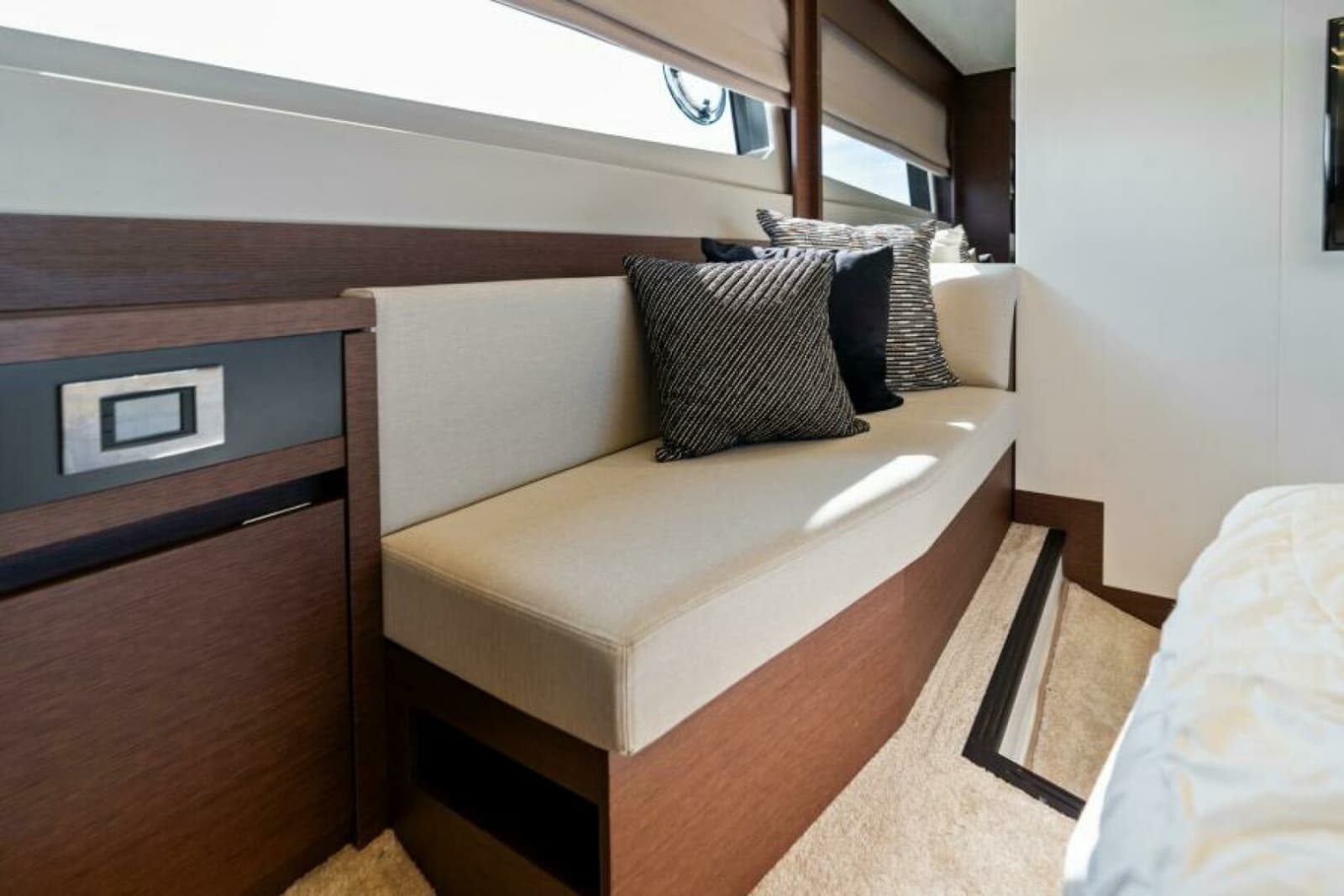 2020 Prestige 520 Flybridge - Photo 28