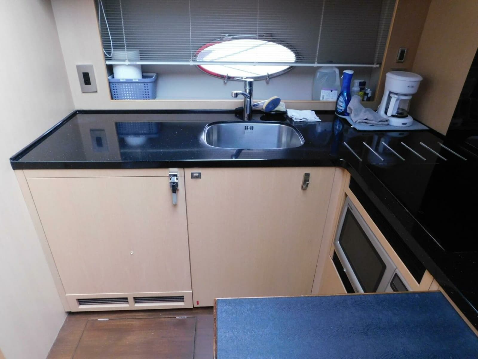 2011 Princess V52 - Photo 10