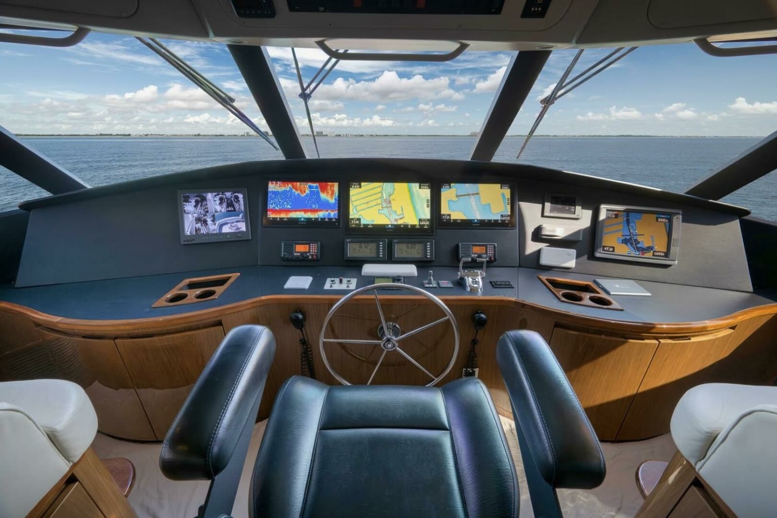 2011 Viking 76 Enclosed Bridge - Photo 5