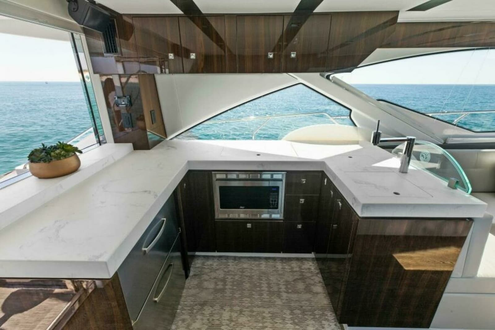 2023 Cruisers Yachts 60 Cantius Fly - Photo 11