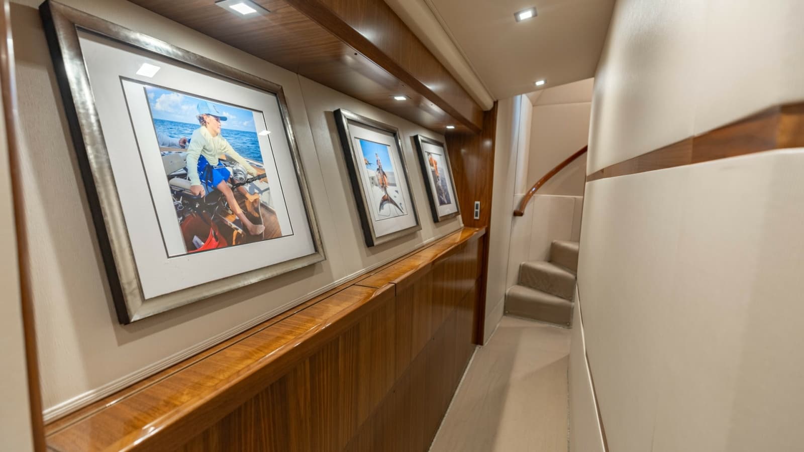 2018 Viking 72 Convertible - Photo 14