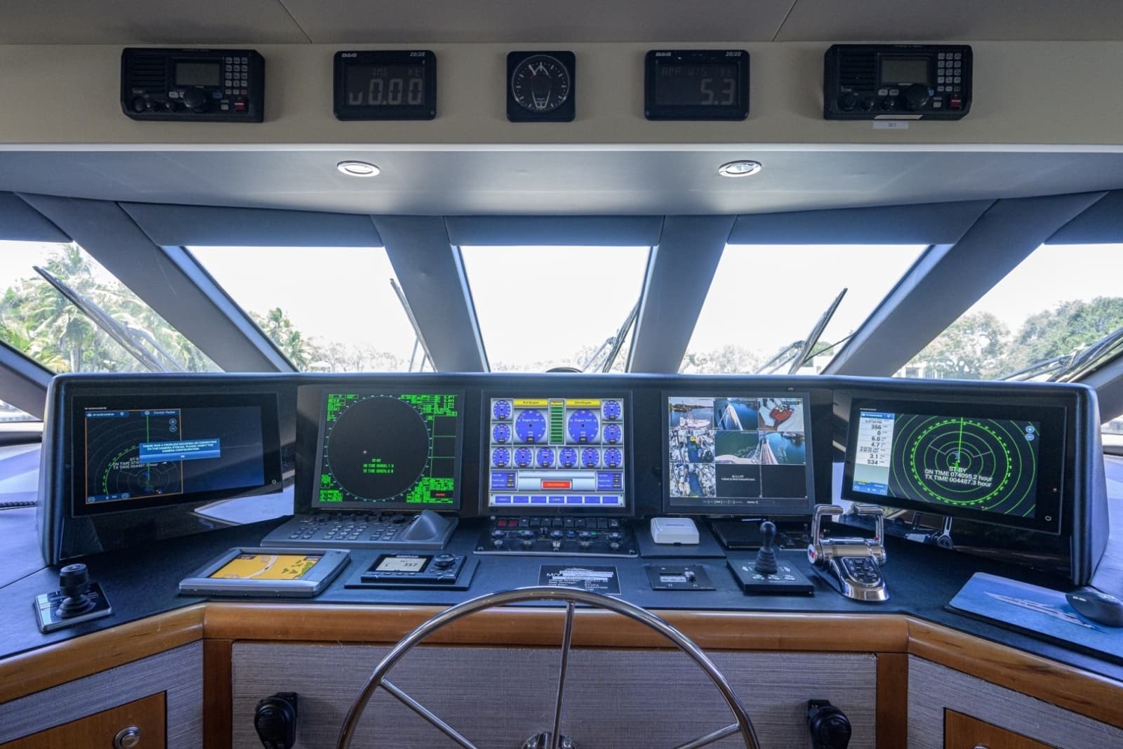 2005 Hatteras 100 Motor Yacht - Photo 48