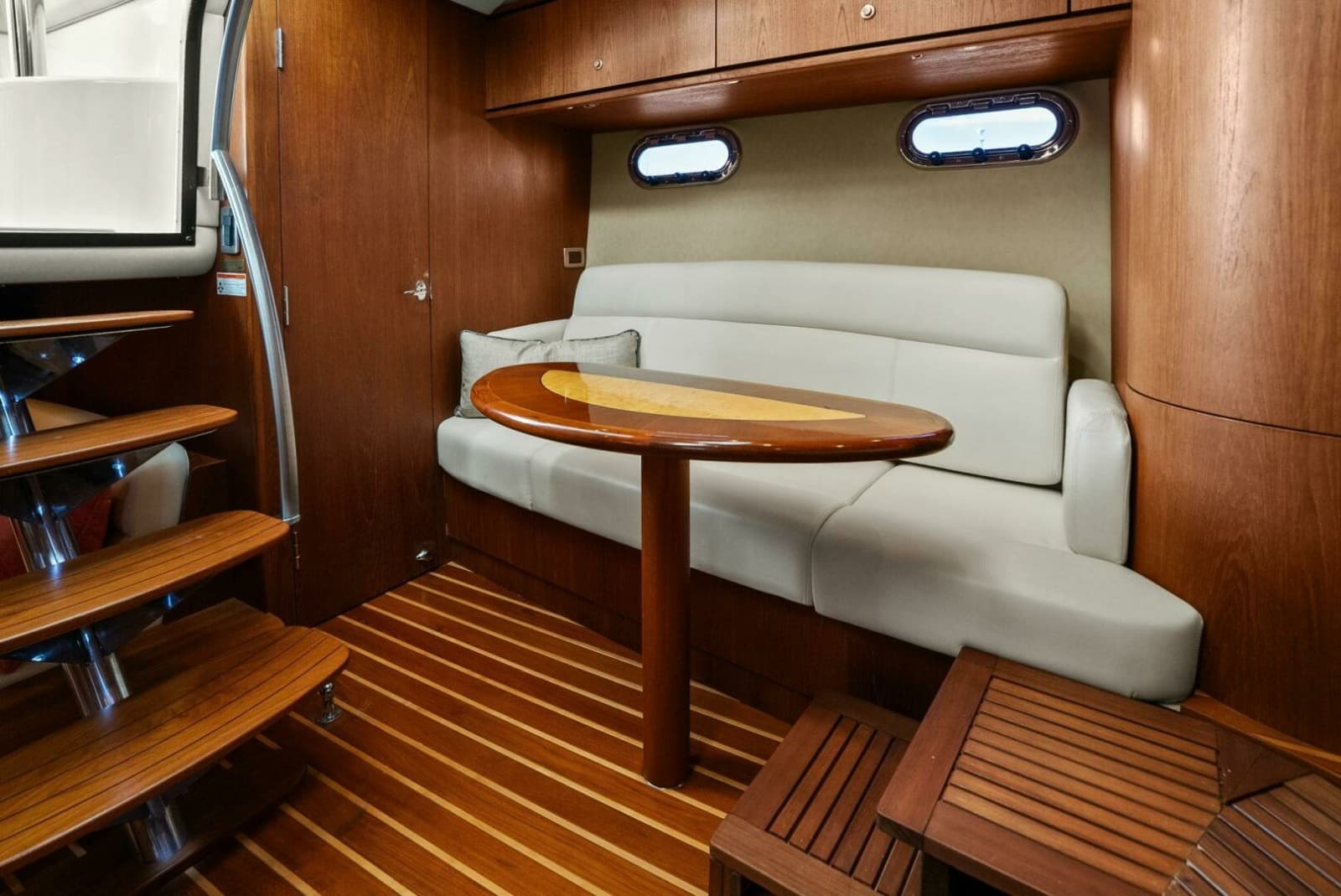 2008 Tiara Yachts 3500 Sovran - Photo 6