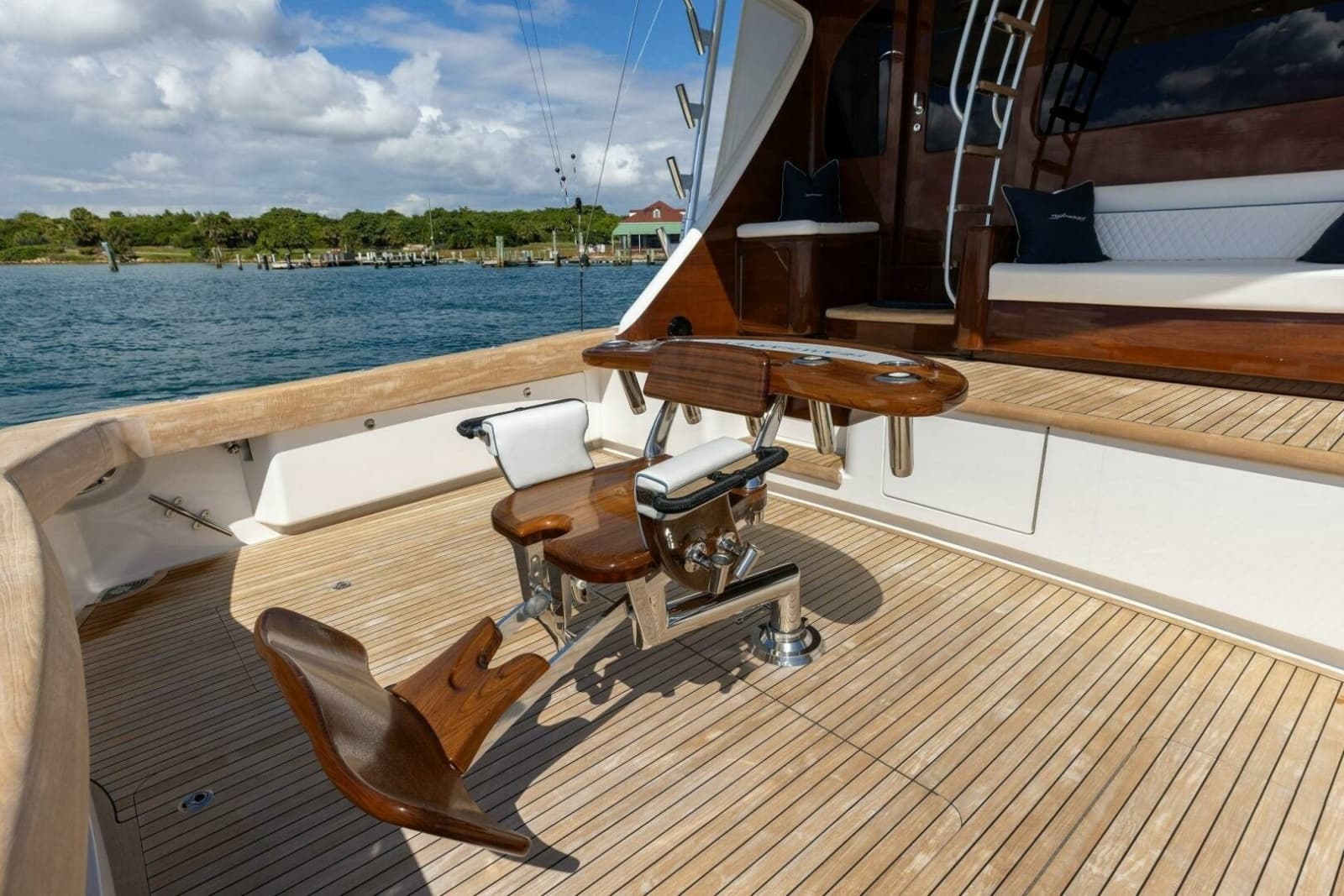 2026 Viking 82 Convertible - Photo 257
