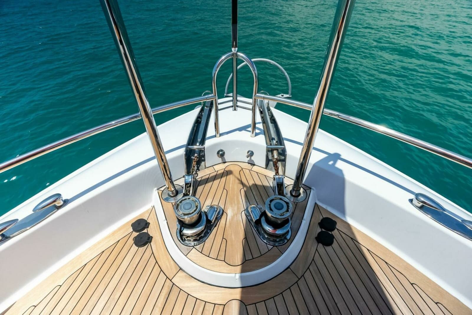 2006 Lazzara Yachts 84 Skylounge - Photo 27