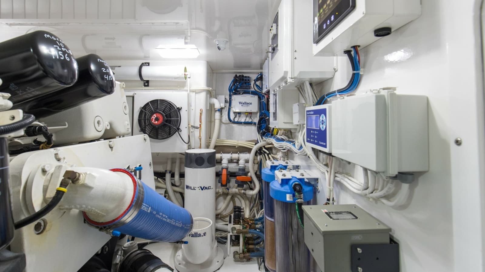 2017 Viking 72 Enclosed Bridge - Photo 73