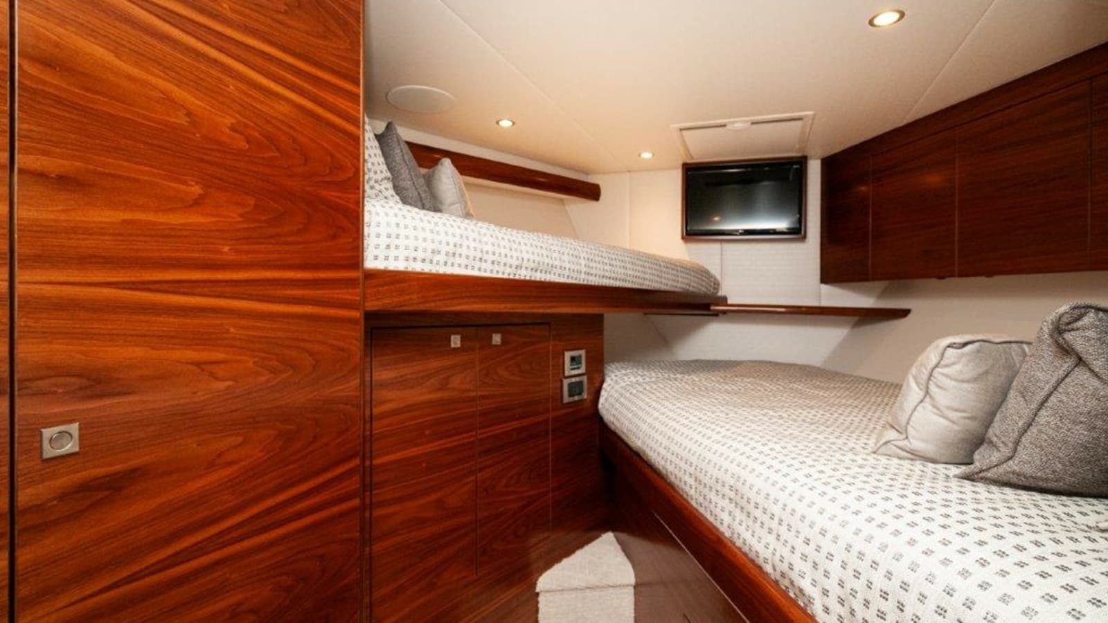 2025 Viking 58 Convertible - Photo 26
