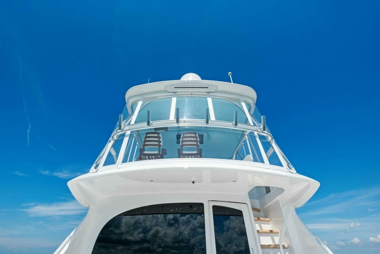2025 Viking 58 Convertible - Photo 31