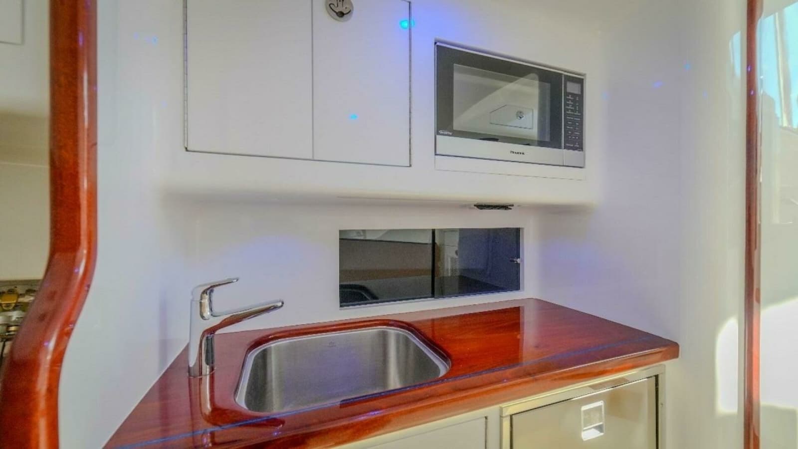 2024 Maverick Yachts Costa Rica 36 Walk Around - Photo 12