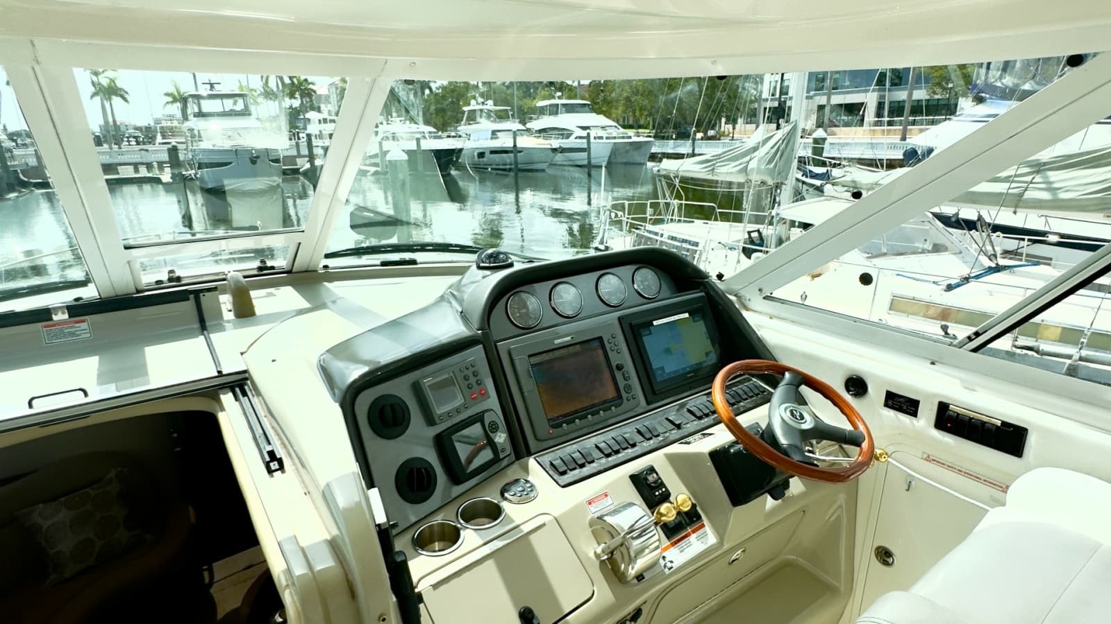 2006 Sea Ray 40 Motor Yacht - Photo 16