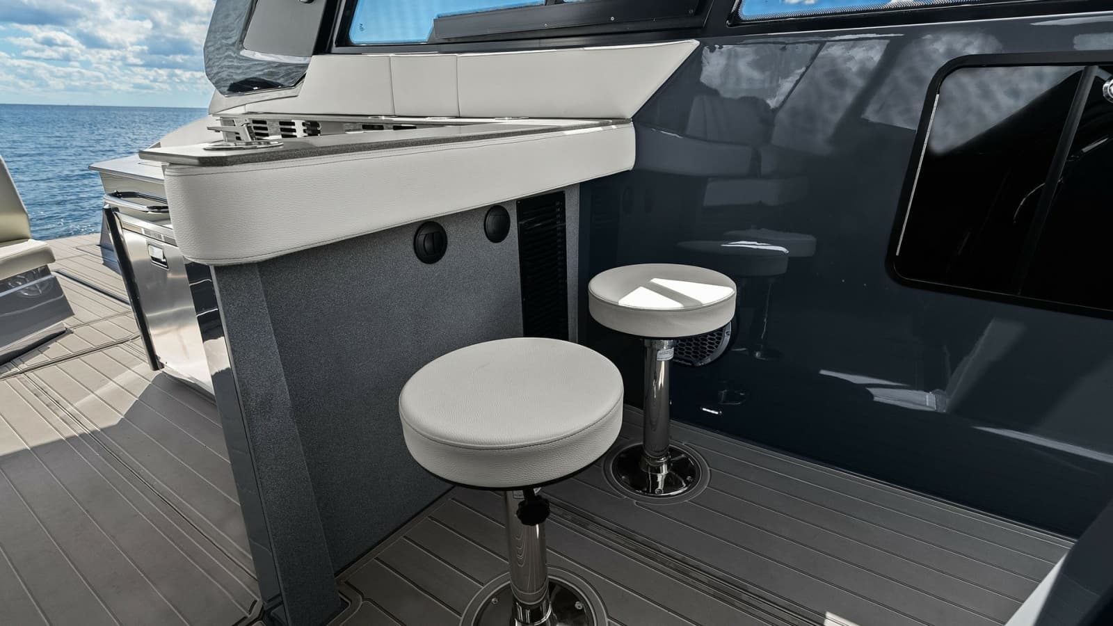 2023 Cruisers Yachts 42 GLS - Photo 11