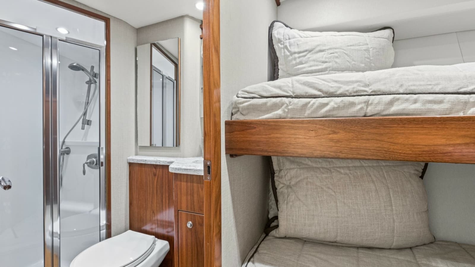 2020 Viking 68 Convertible - Photo 21