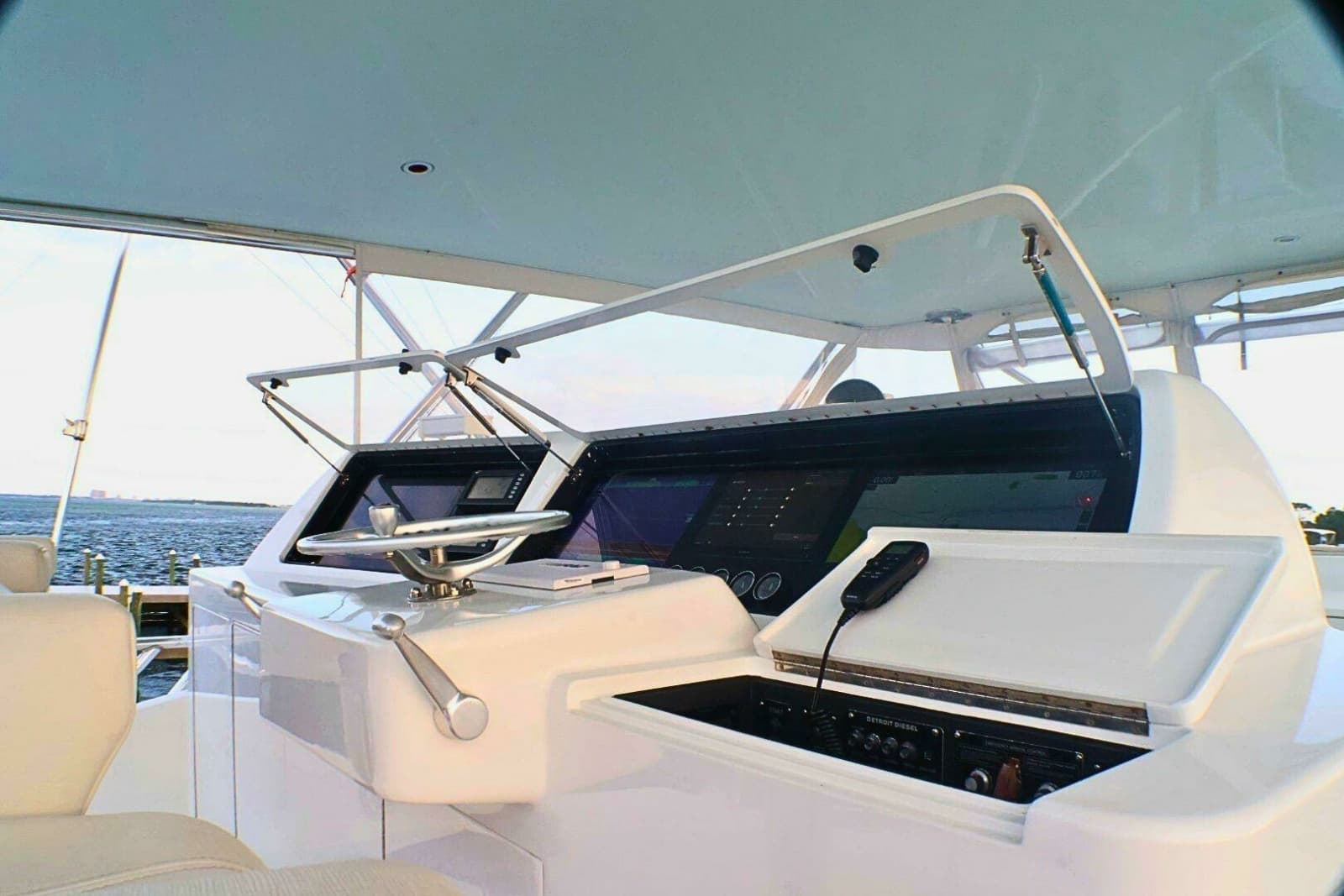 2001 Donzi 73 Sport Yacht - Photo 47