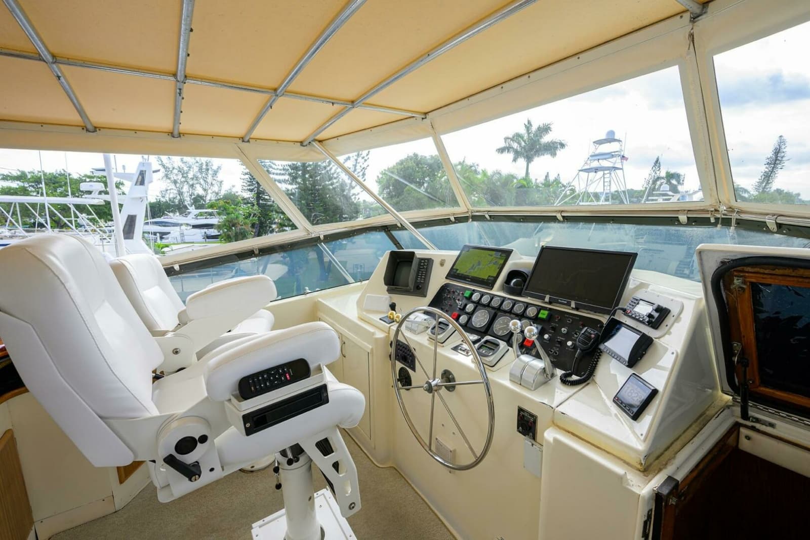 1991 Hatteras 78 Cockpit Motor Yacht - Photo 63