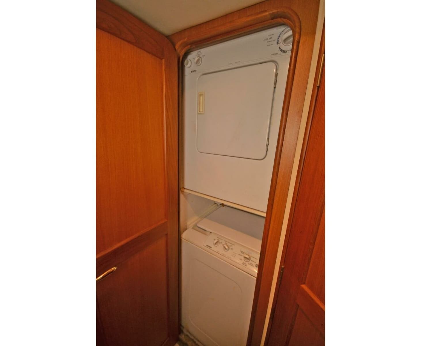 2005 Ocean Yachts 50 Super Sport - Photo 32
