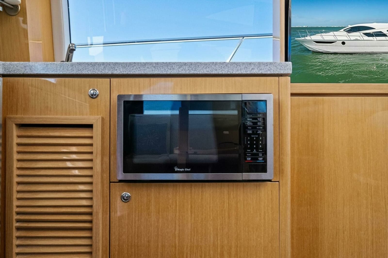 2018 Mares 47 Outboard Express Catamaran - Photo 15