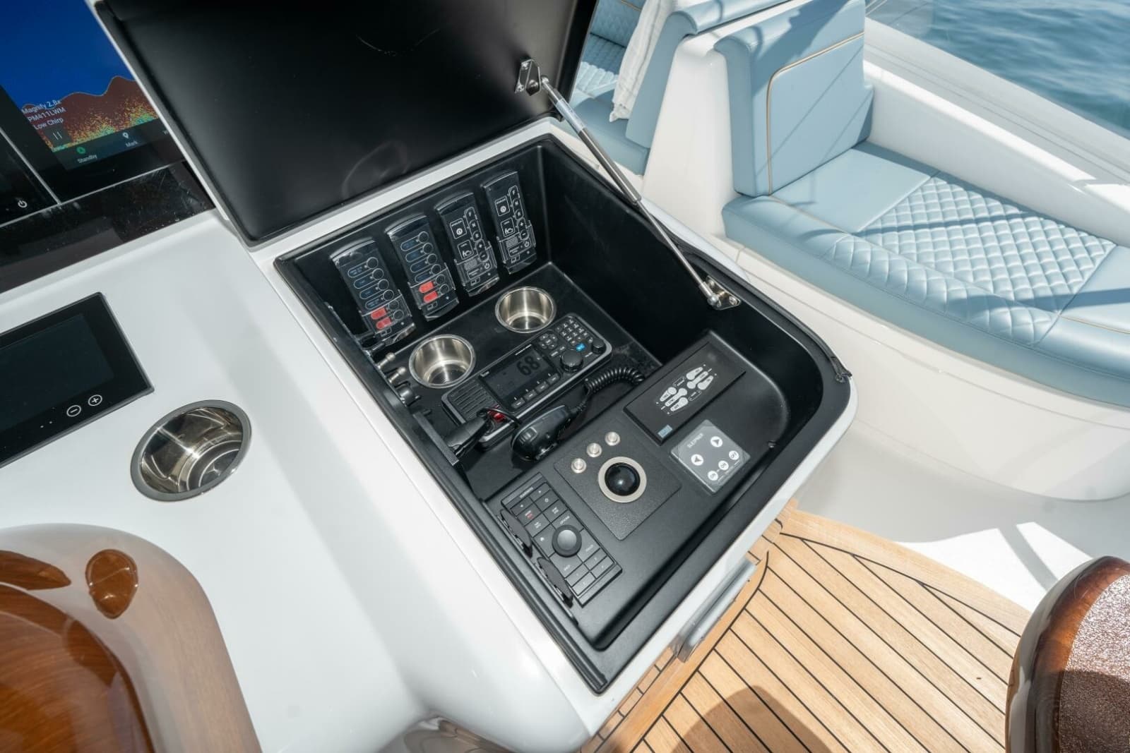 2025 Viking 90C - Photo 9