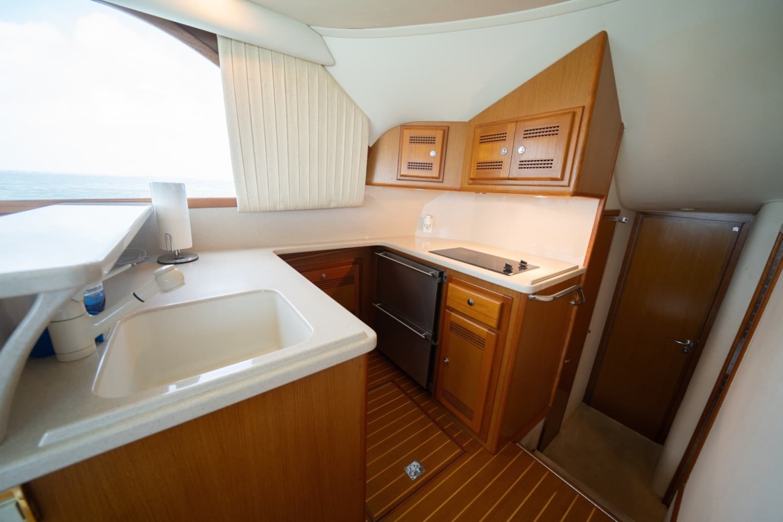 2002 Cabo 43 Convertible - Photo 7