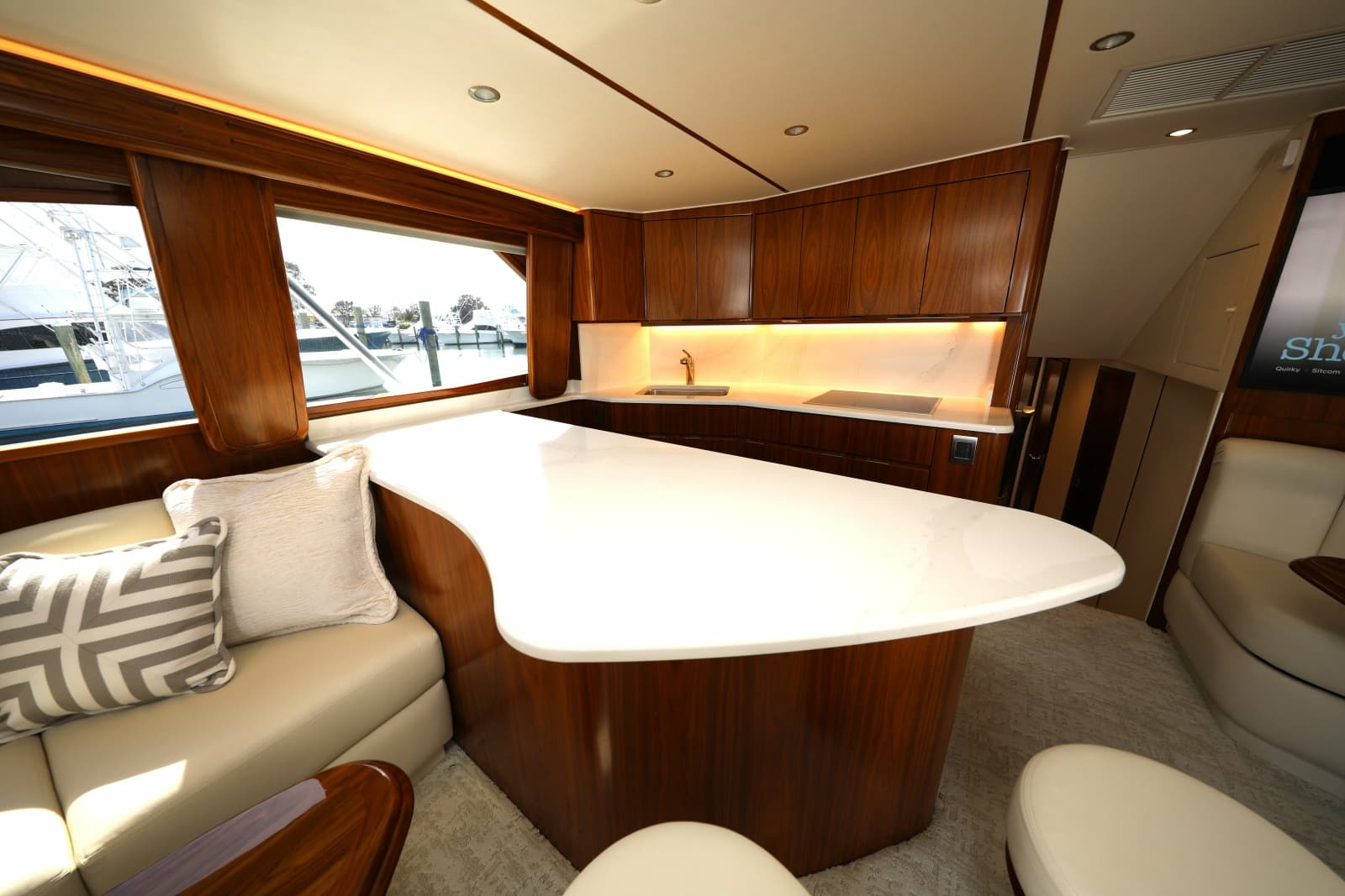 2023 Viking 54 Convertible - Photo 5