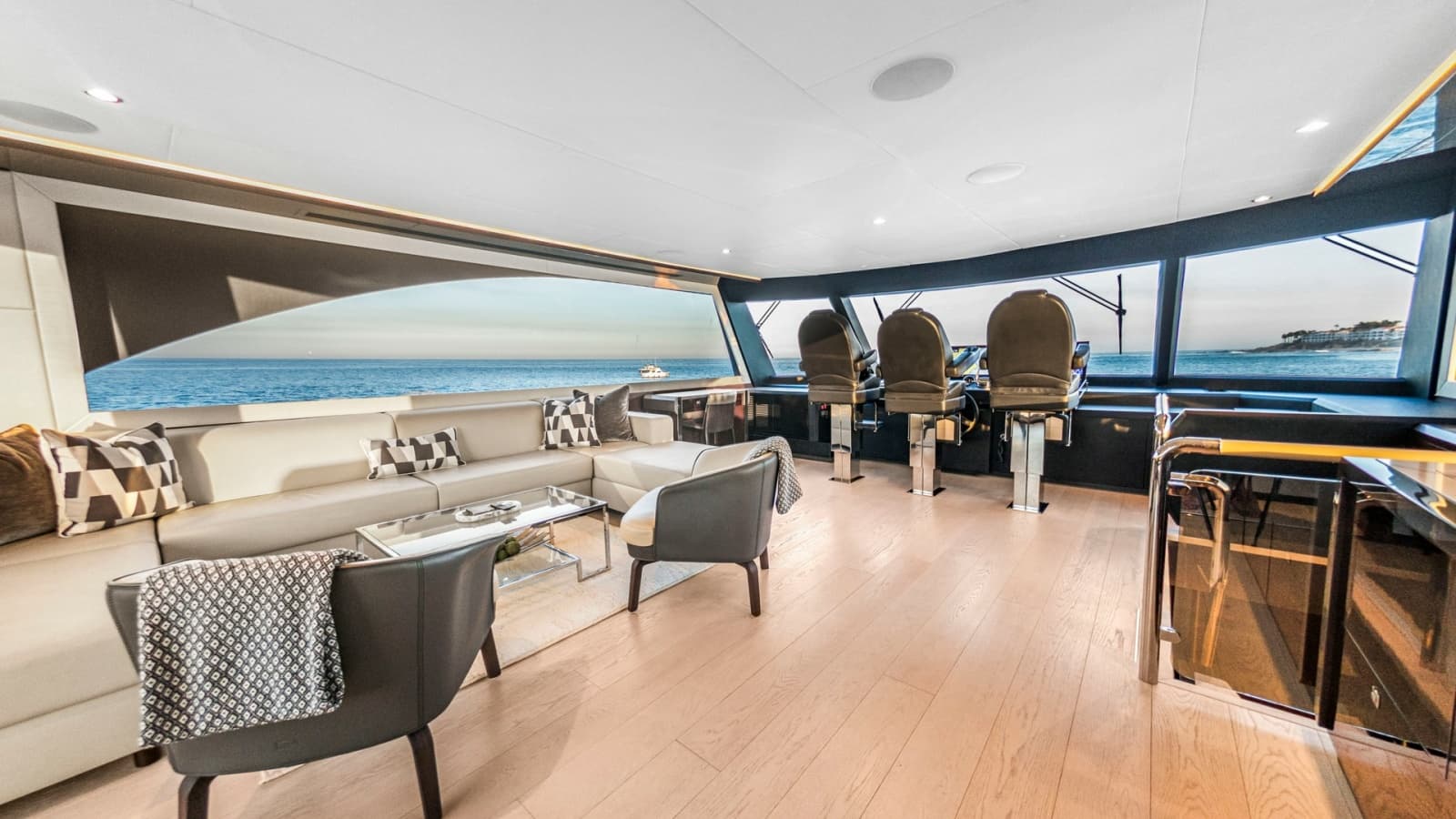 2024 Ocean Alexander 28E - Photo 2