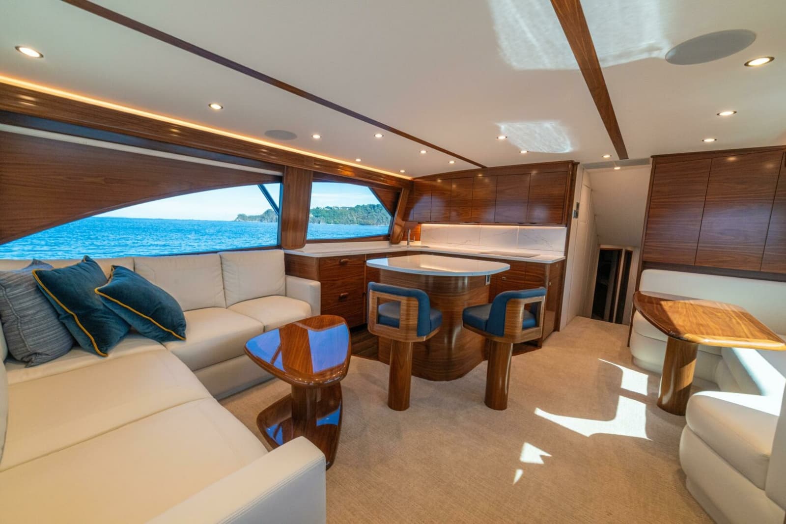 2025 Viking 58 Convertible - Photo 9