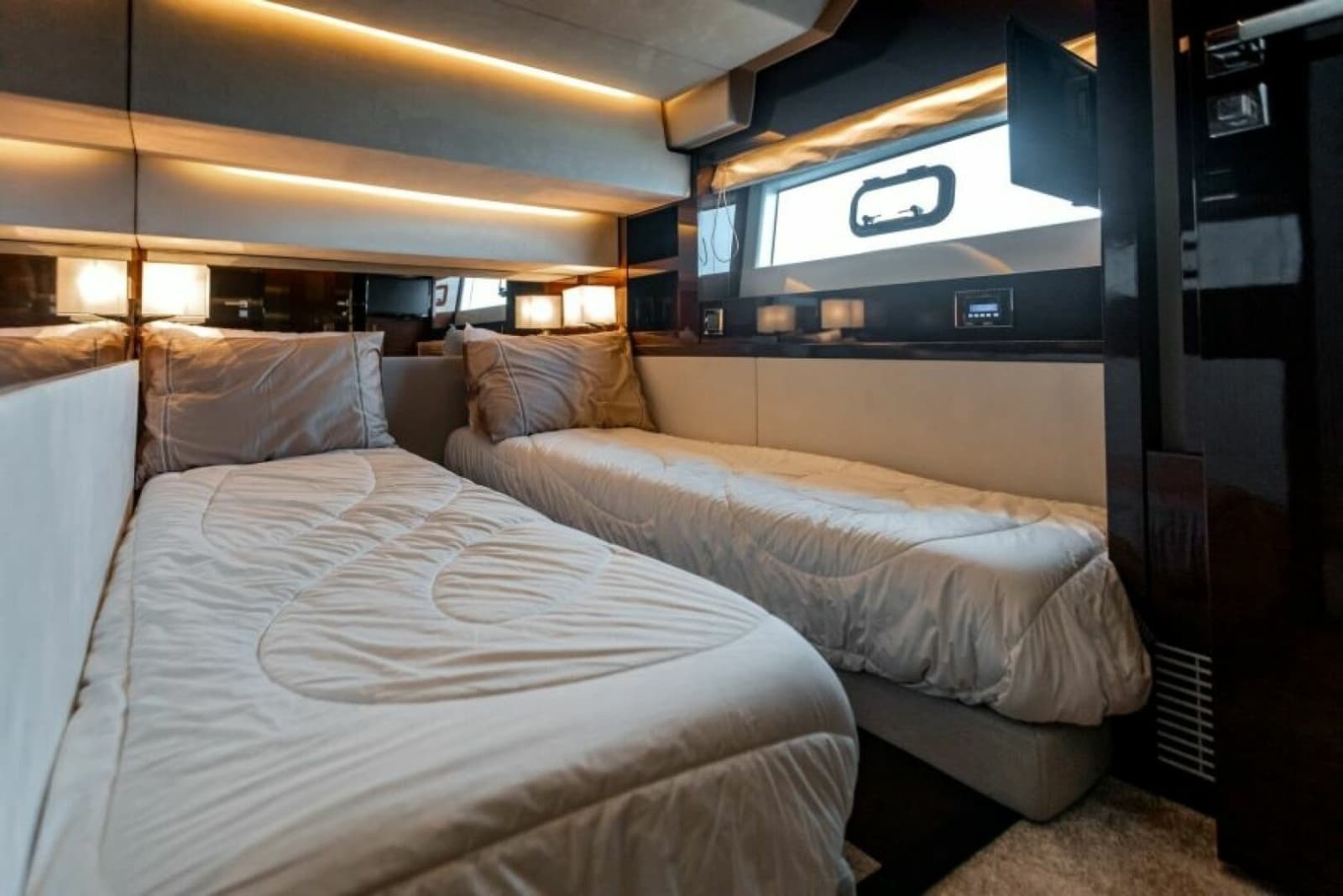2020 Prestige 630 Flybridge - Photo 31