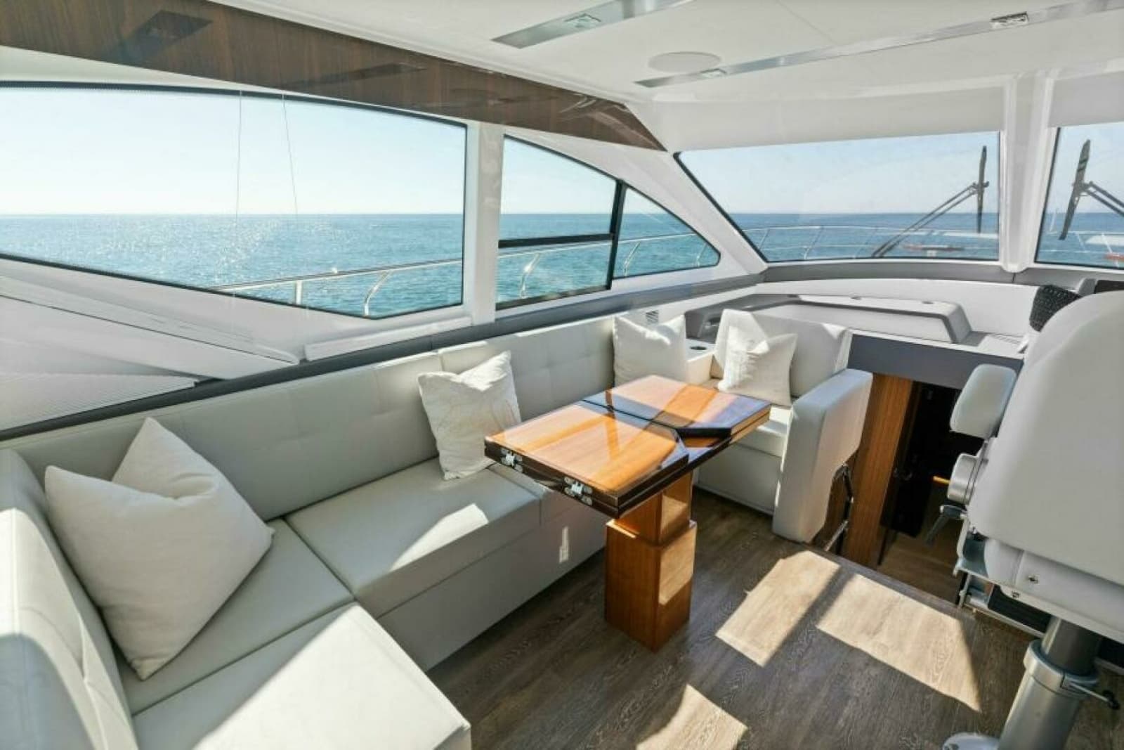 2023 Cruisers Yachts 60 Cantius Fly - Photo 14