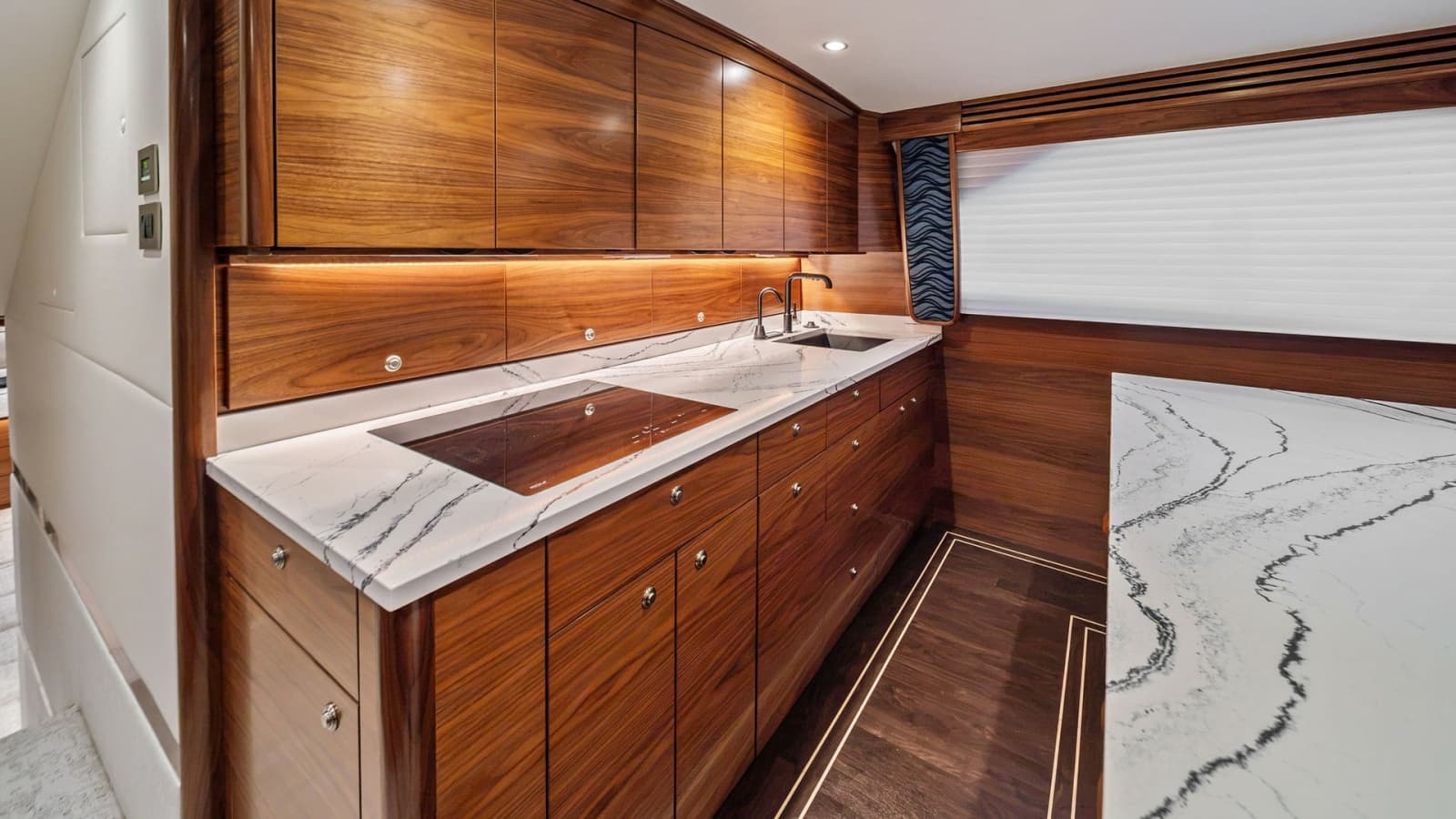 2024 Viking 64 Convertible - Photo 27