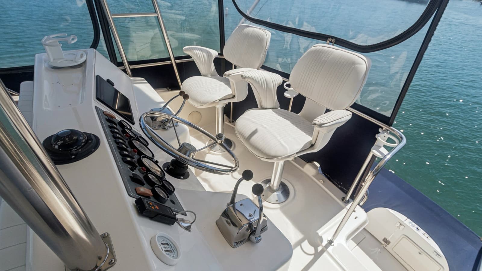 1998 Riviera 34 Convertible - Photo 13