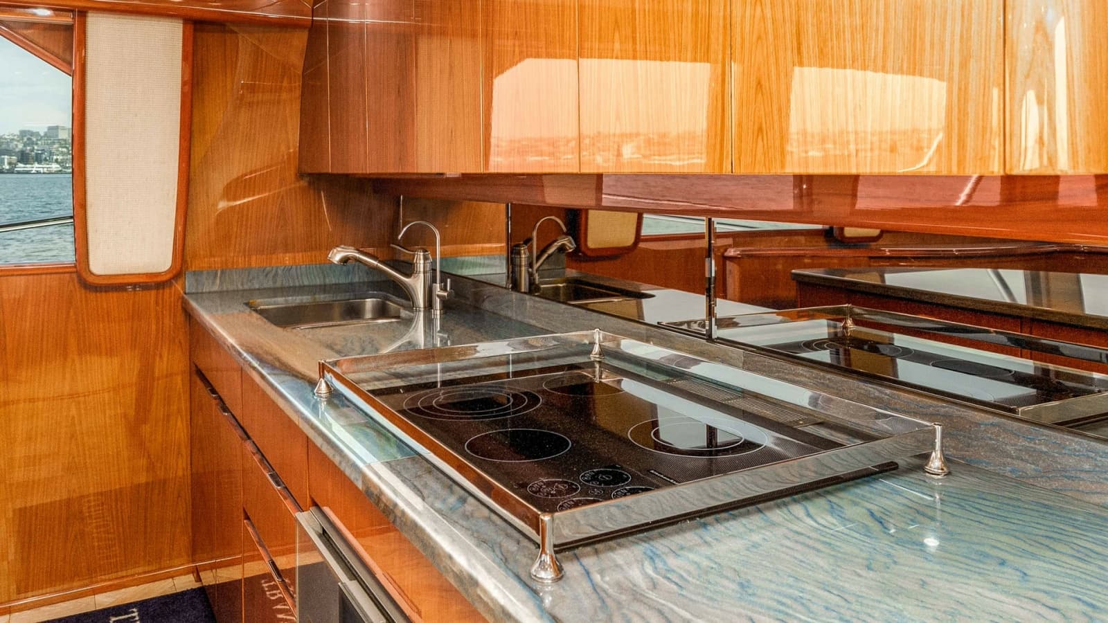 2014 Viking 76 Enclosed Bridge Sportfisher - Photo 12