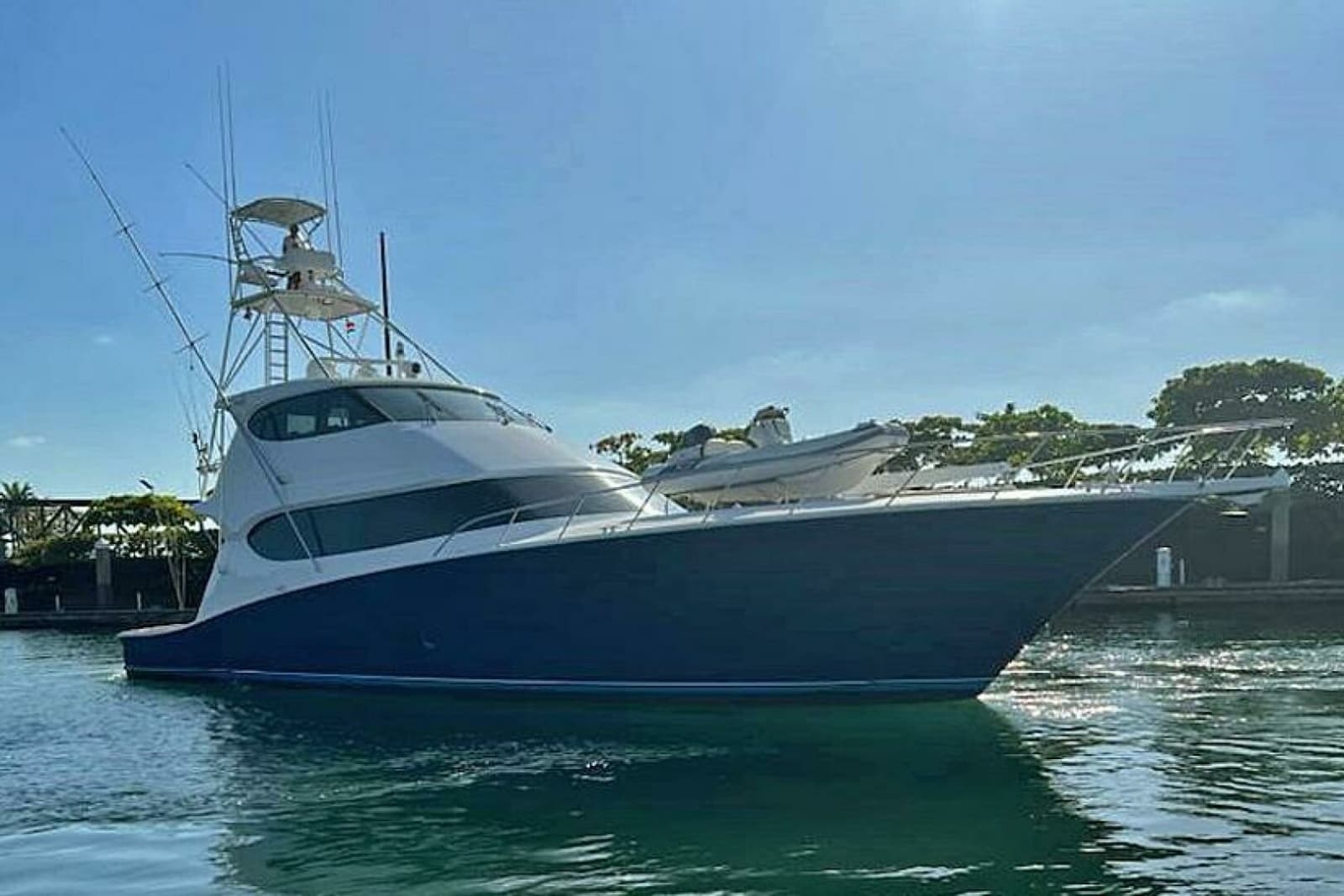 2008 Hatteras 77 Enclosed Bridge - Photo 32