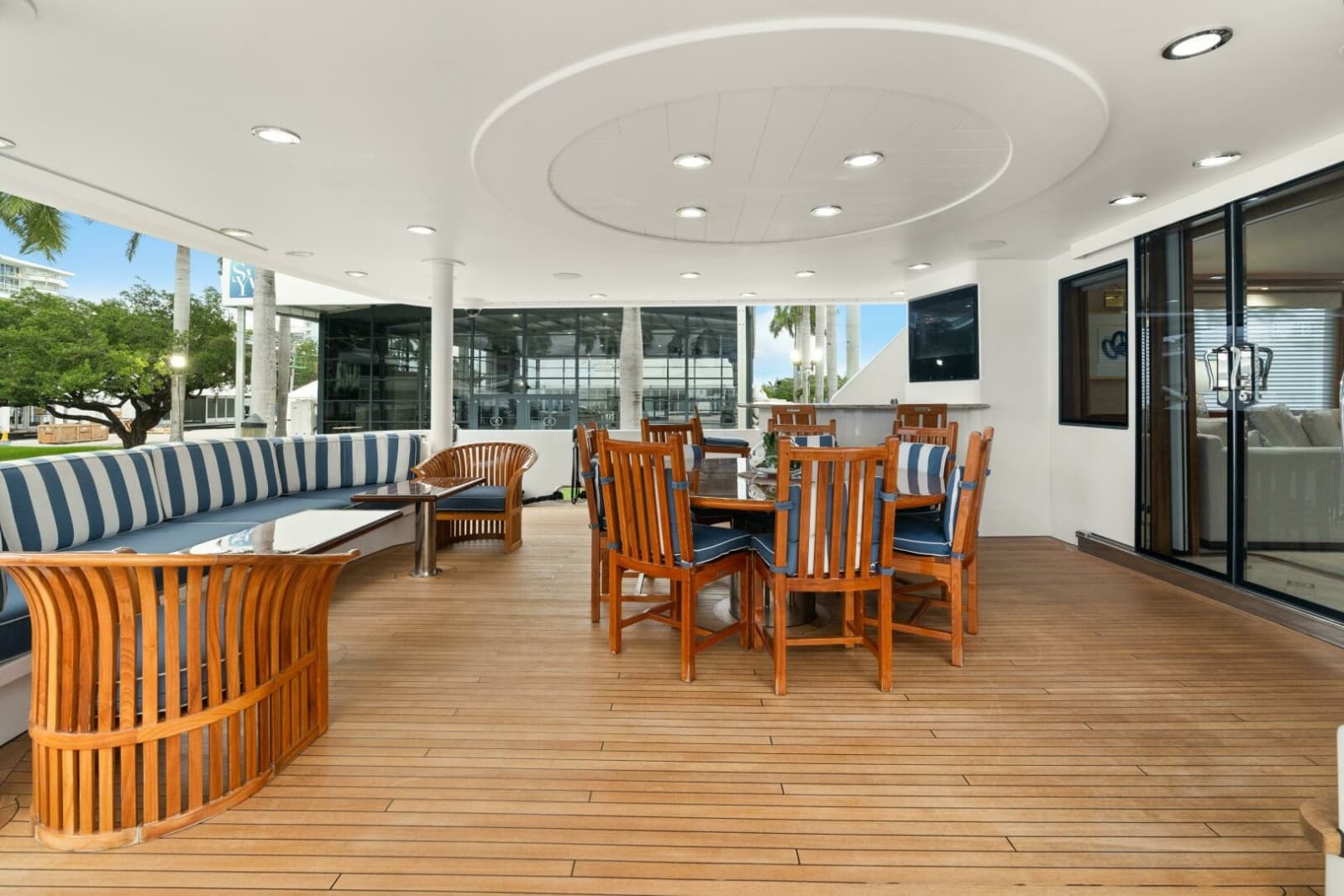 2004 Westport 130 Tri-Deck Motor Yacht - Photo 6