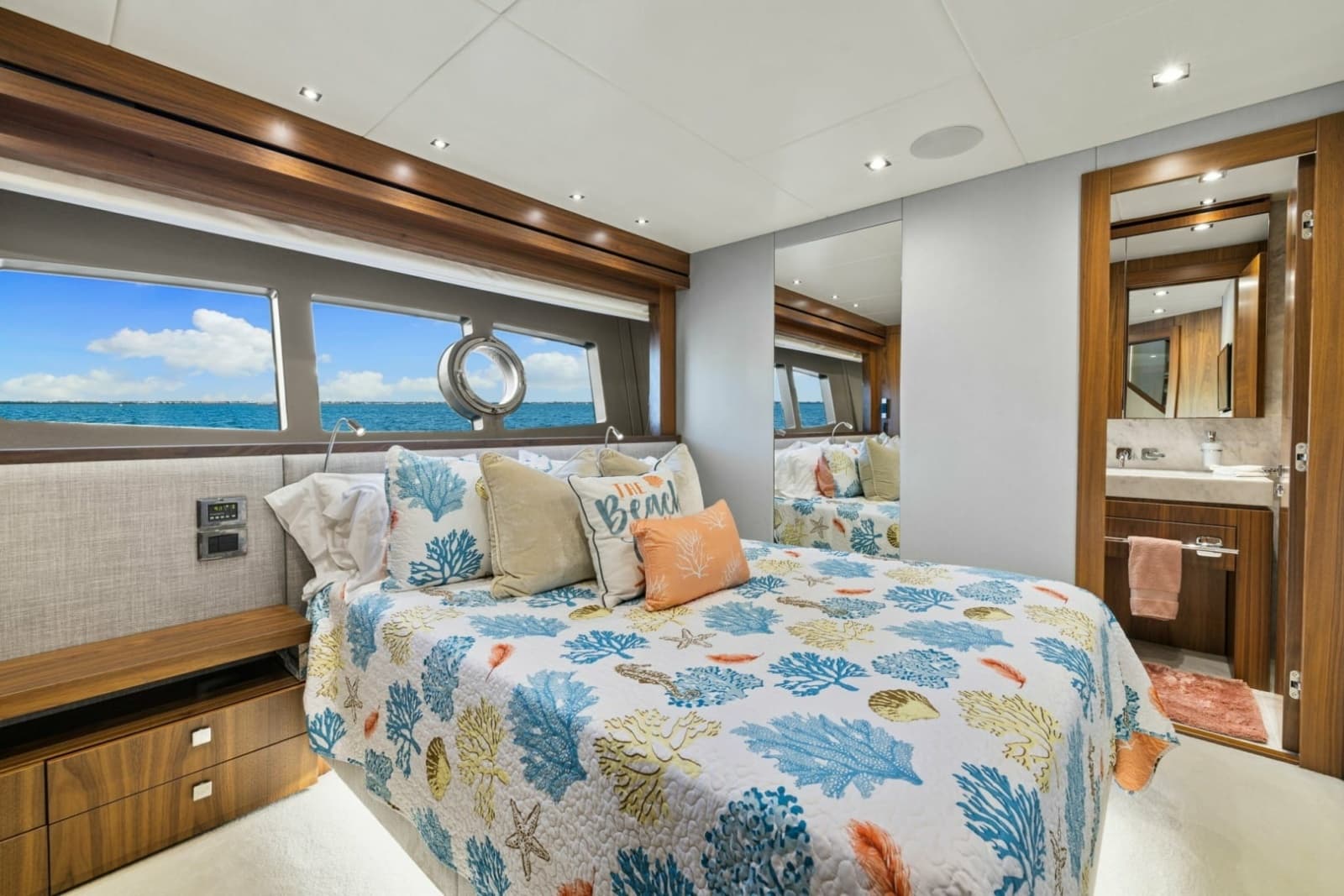 2018 Sunseeker 95 Motoryacht - Photo 19