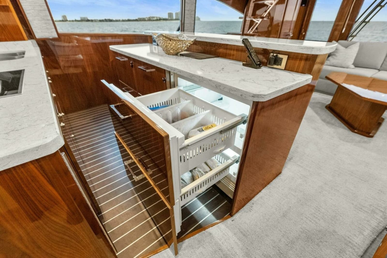 2022 Viking 68 Enclosed Bridge - Photo 15