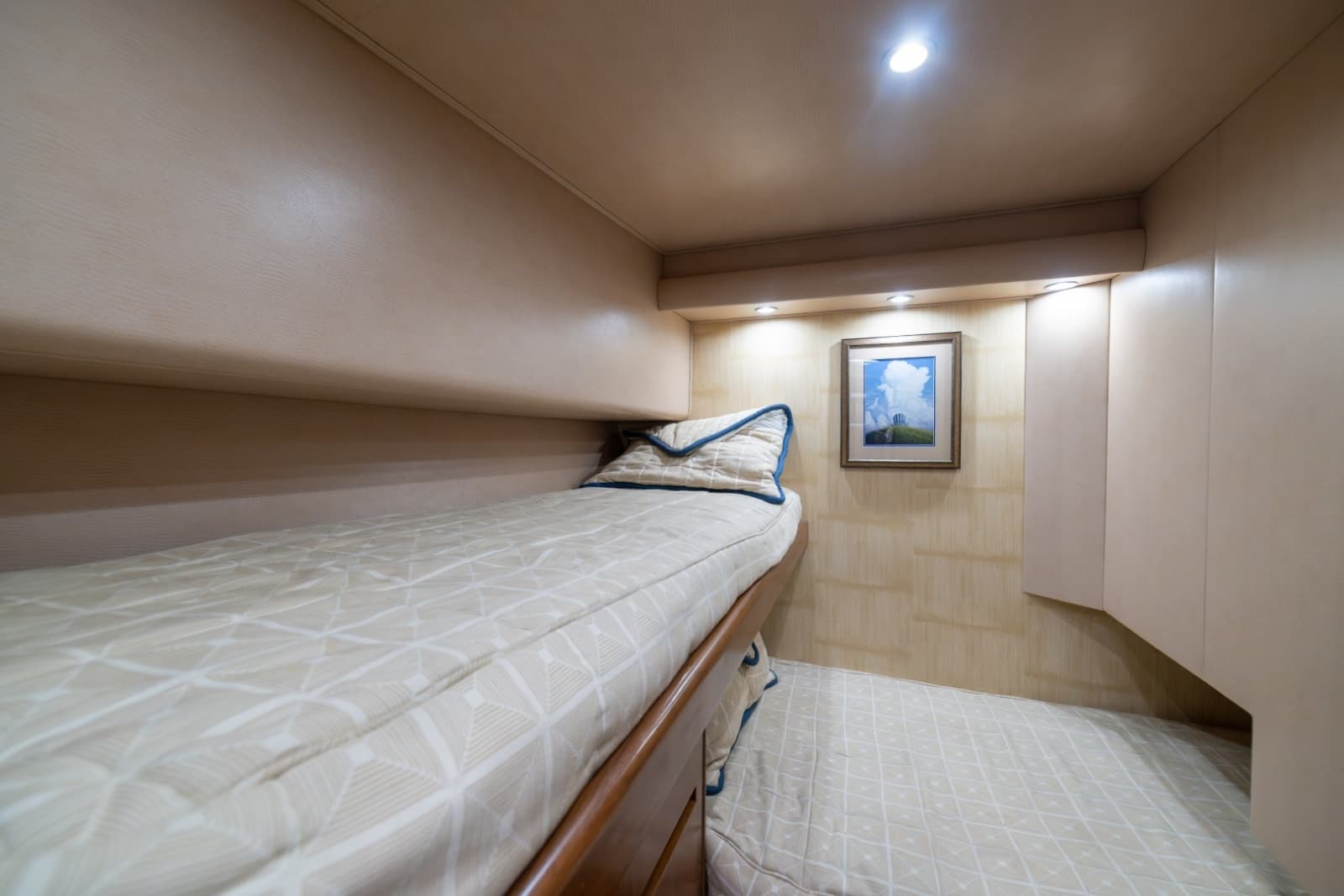 2012 Viking 60 Convertible - Photo 59
