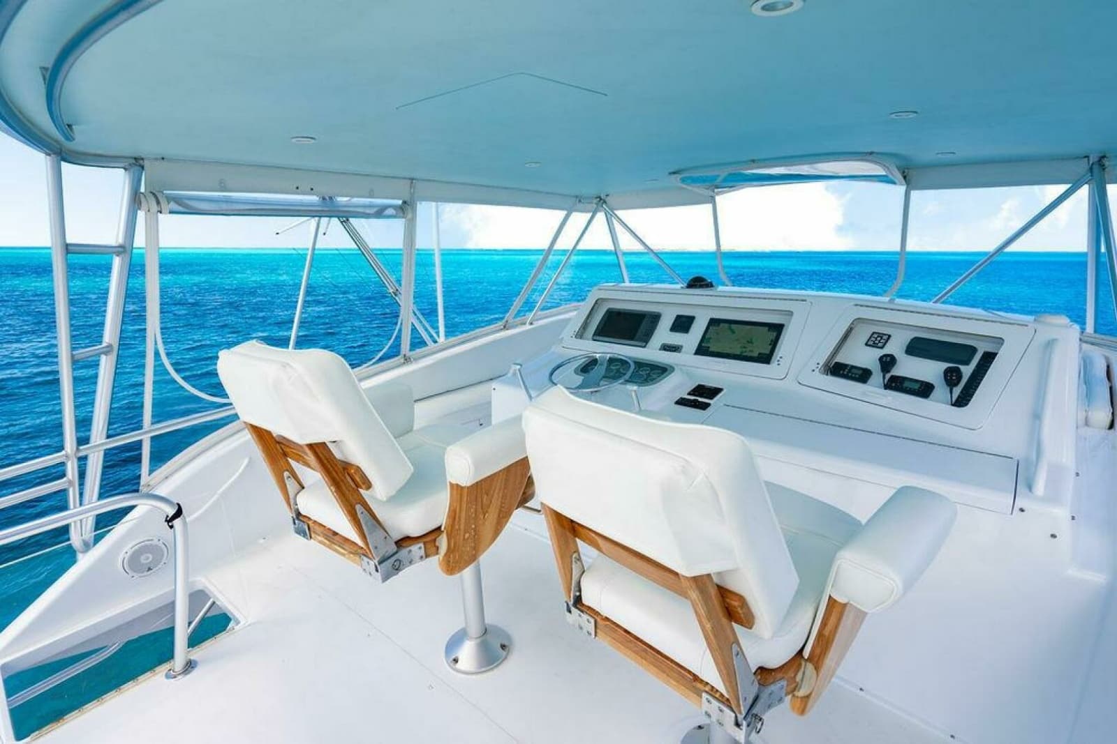 1999 Viking 55 Convertible - Photo 70