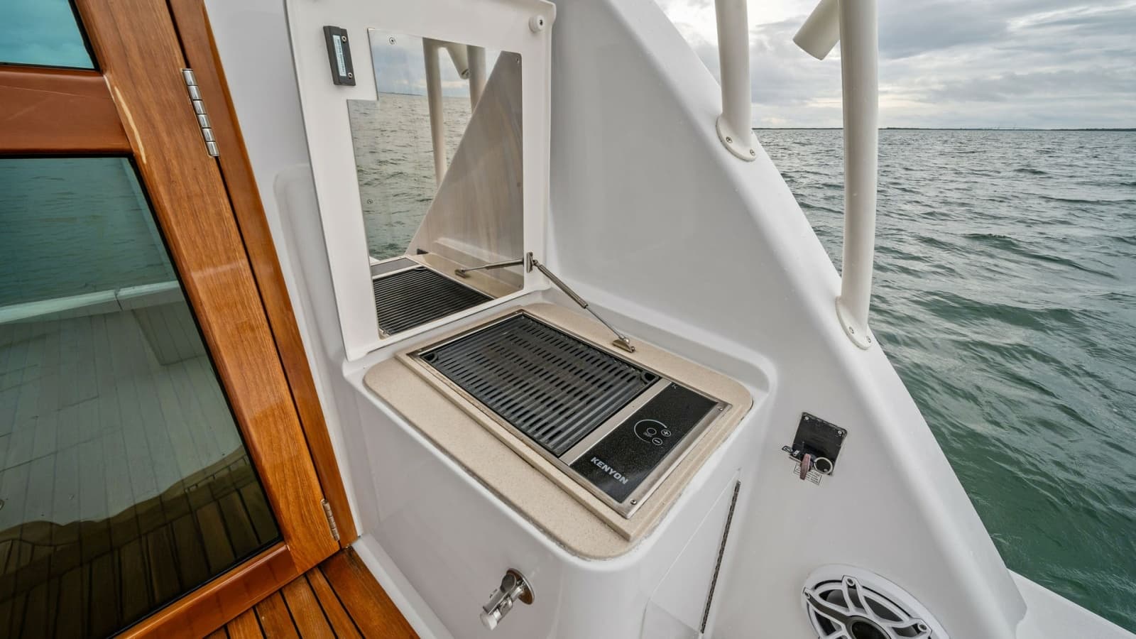 2017 Hatteras GT 45X - Photo 39