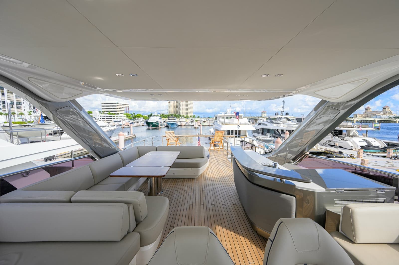 2022 Princess Y78 - Photo 43