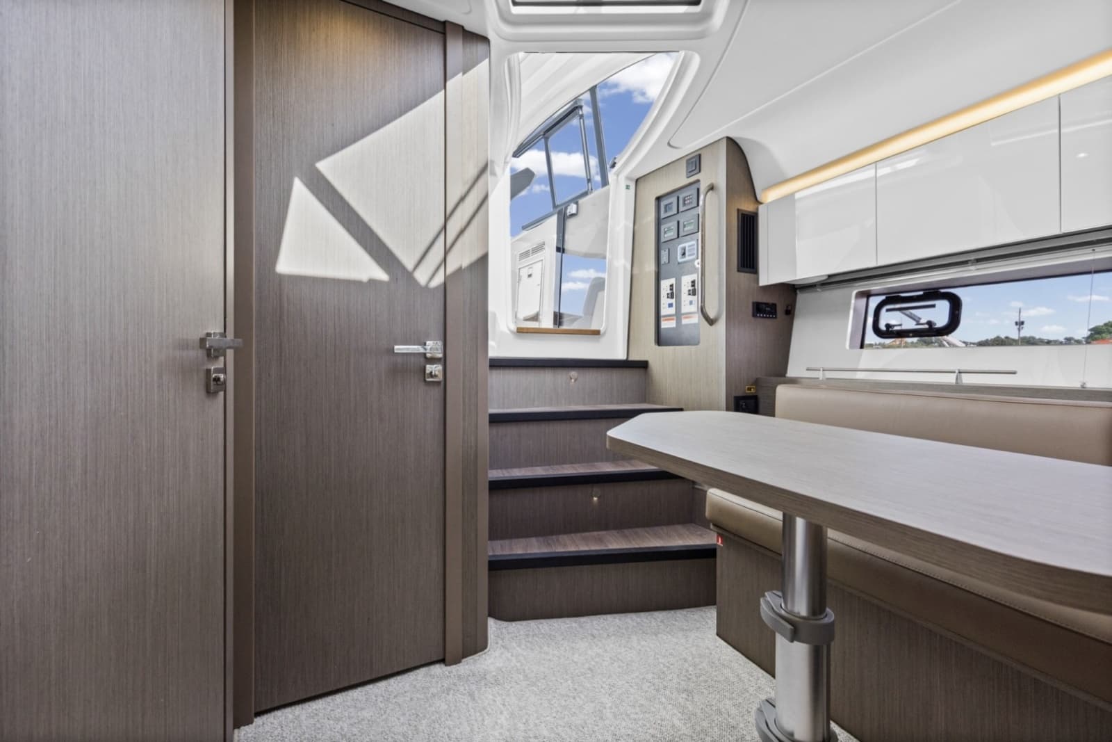 2022 Beneteau 41 Grand Turismo - Photo 2