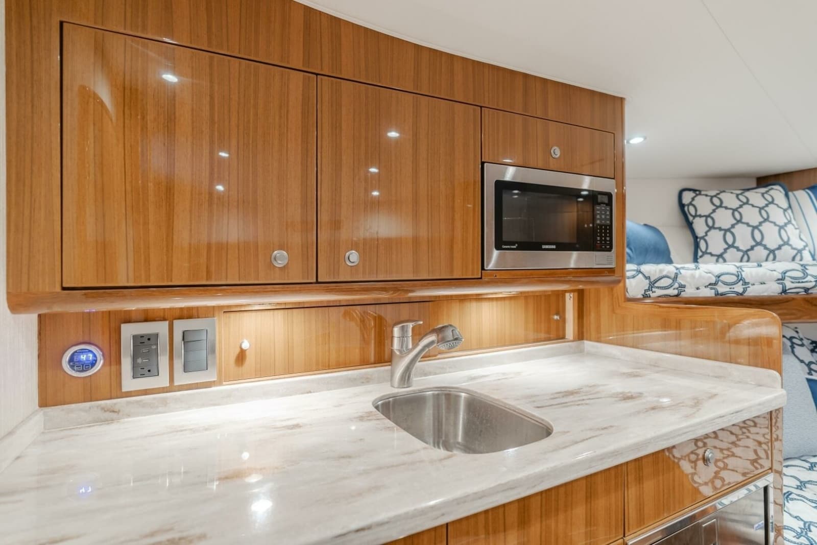 2022 Viking 38 Open Billfish - Photo 11