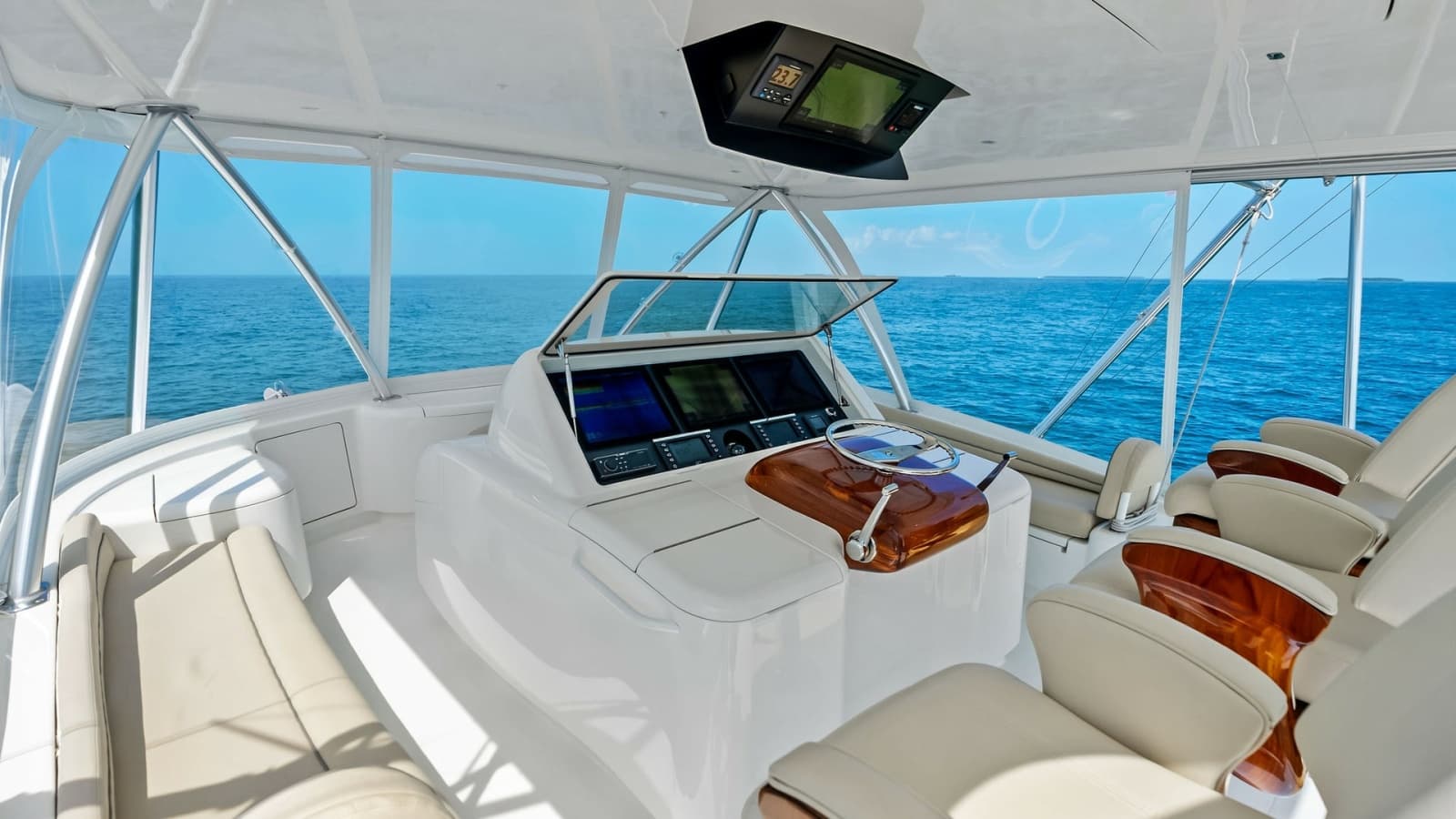 2018 Viking 62 Convertible - Photo 49