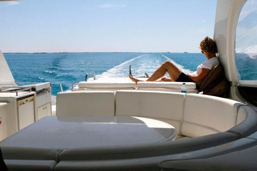 1996 Lazzara Yachts GRAND SALON