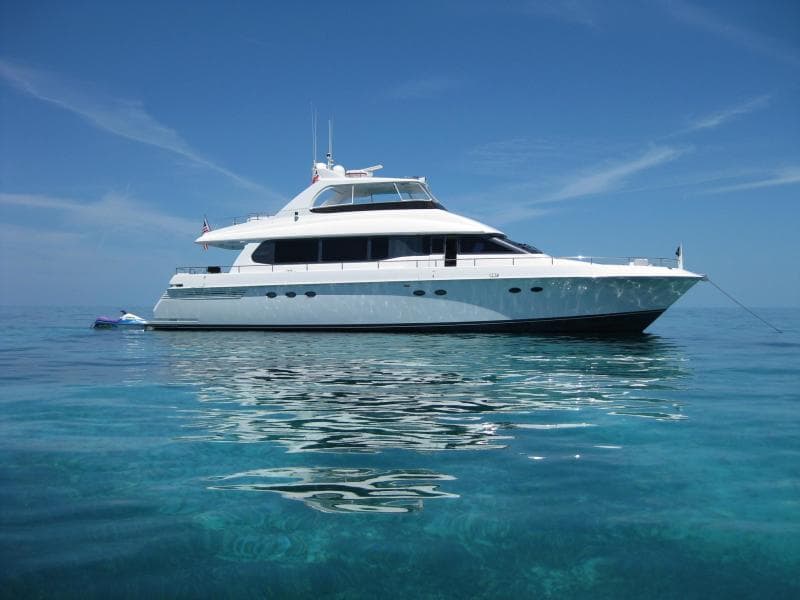 1996 Lazzara Yachts GRAND SALON