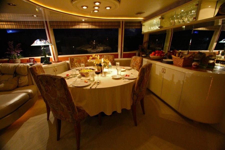 1996 Lazzara Yachts GRAND SALON