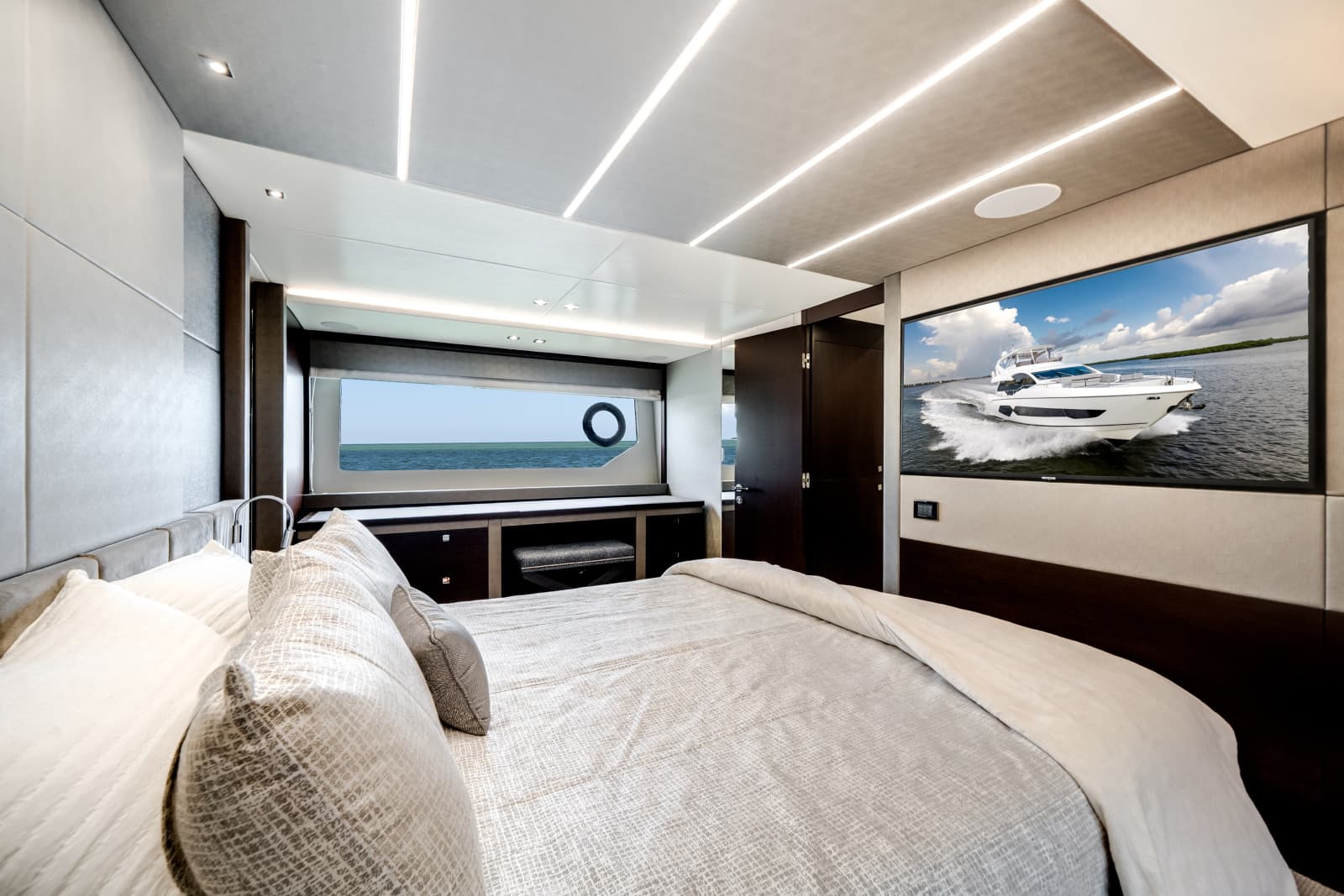2019 Sunseeker 76 Flybridge - Photo 17