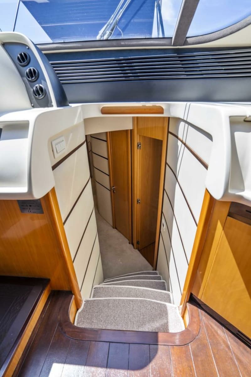 2005 Pershing 76 Motor Yacht - Photo 15
